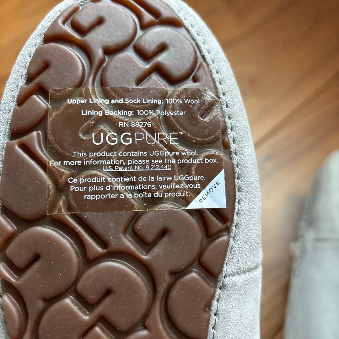 【新品・未使用】UGG アグ　クリスタルと花のモカシン　23㎝