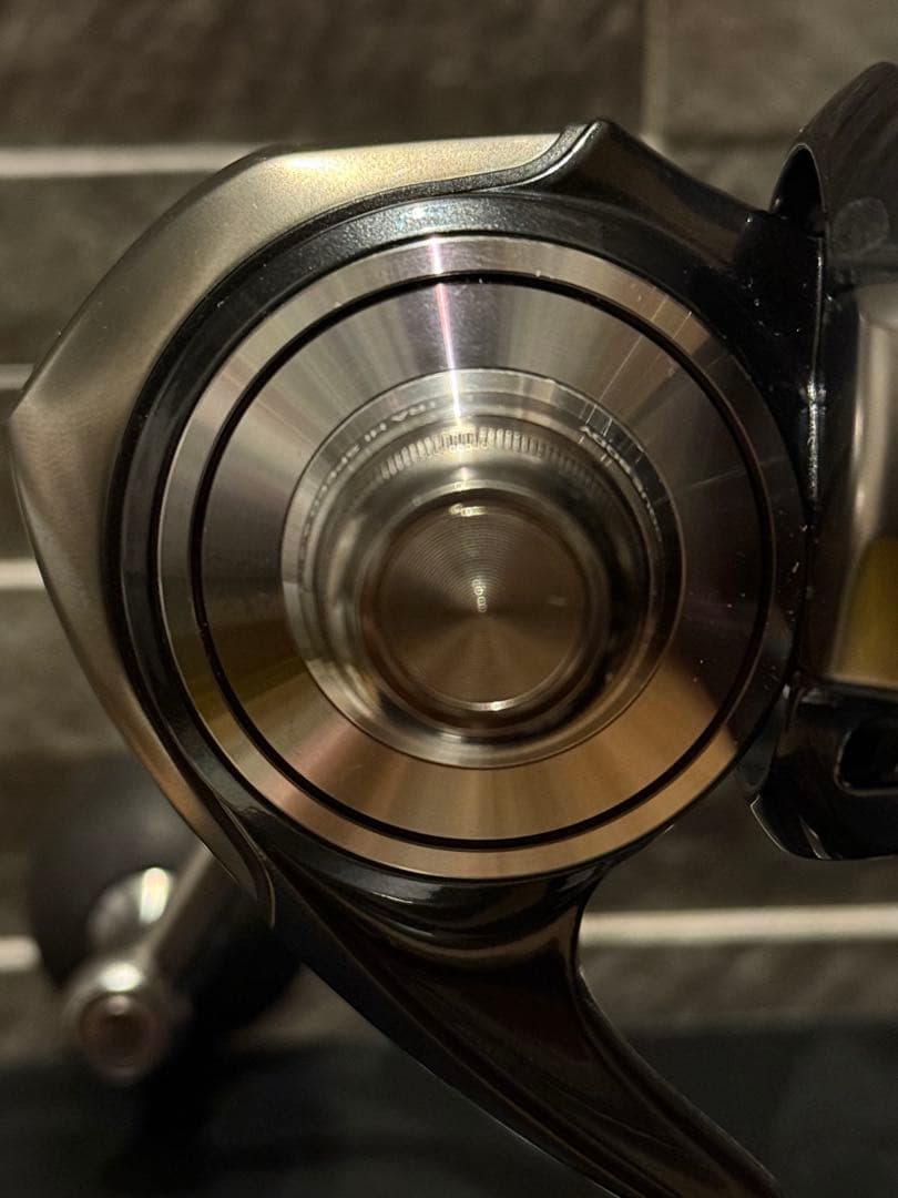 24セルテート LT5000D-XH スピニングリール