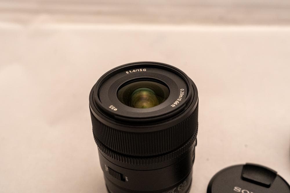 美品 SONY E 15mm F1.4 G SEL15F14G 単焦点レンズ