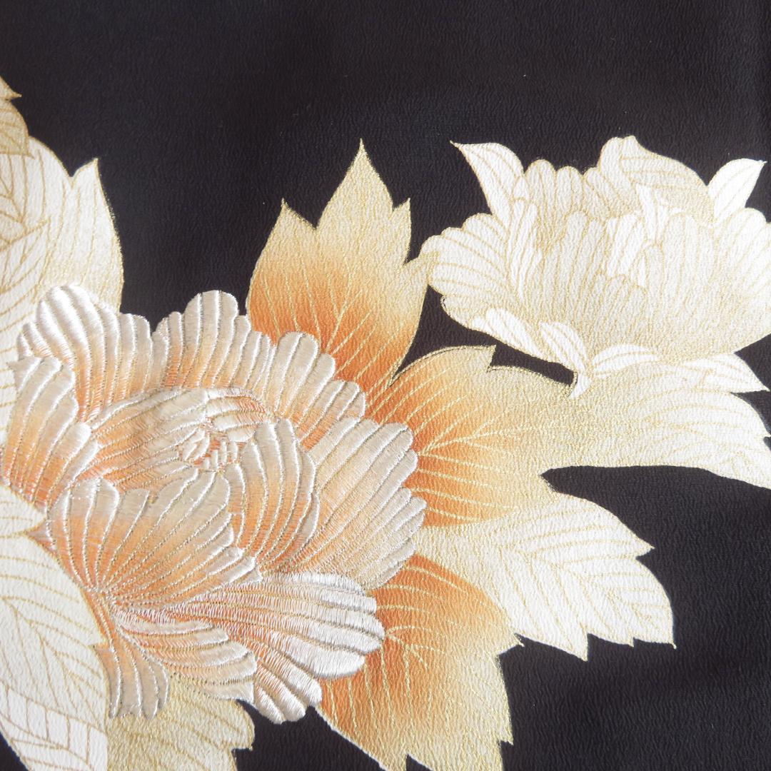 着物リメイク　ワンピース 　黒留袖　牡丹　刺繍　金彩　ドレス
