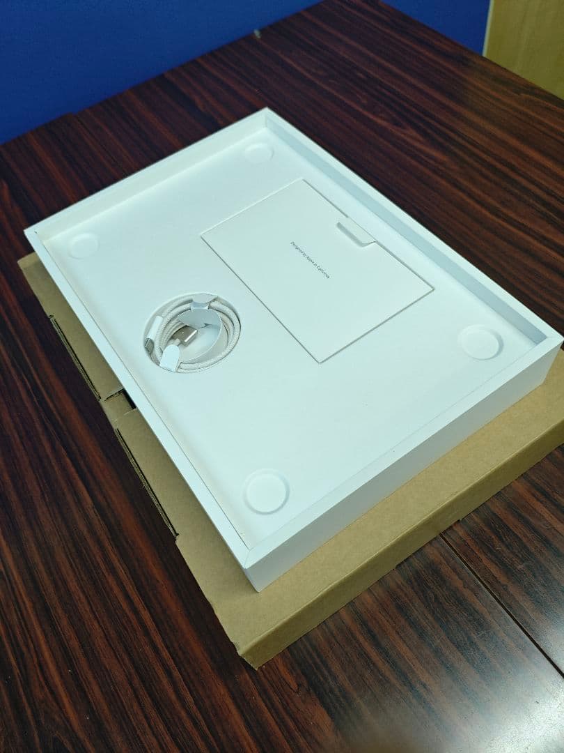 MacBook Air 13.6インチM3 2024年モデル8GB/256GB