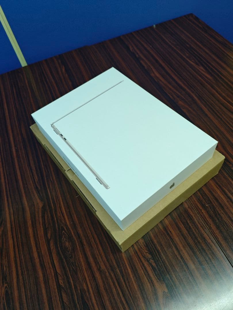 MacBook Air 13.6インチM3 2024年モデル8GB/256GB