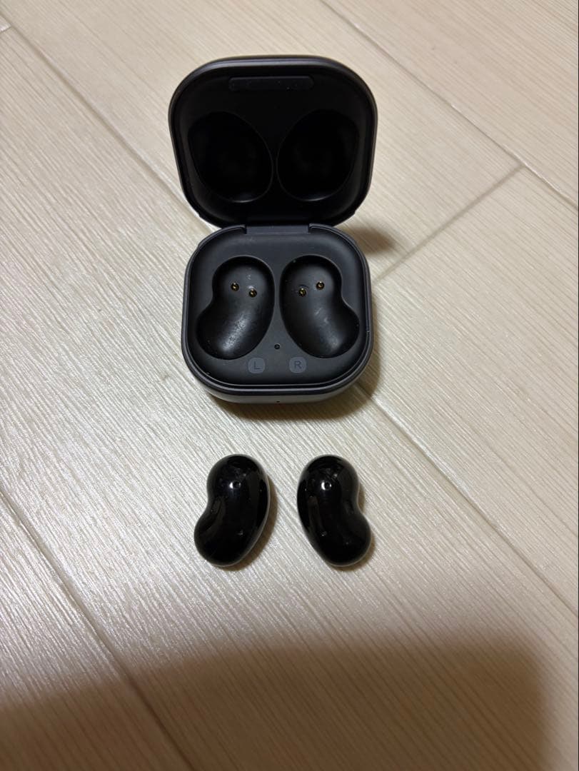 Buds Live ワイヤレスイヤホン ブラック