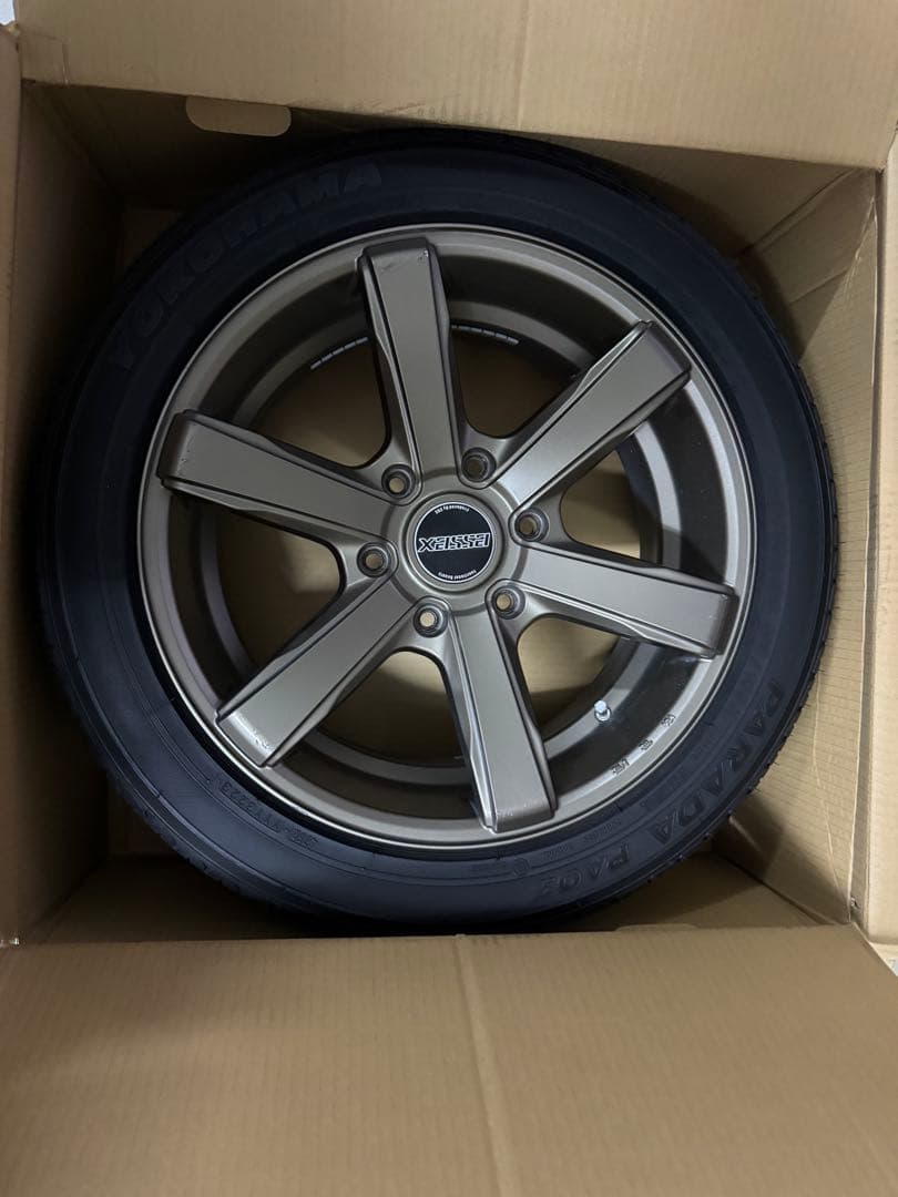 ハイエース　essex 18インチ ホイールタイヤセット