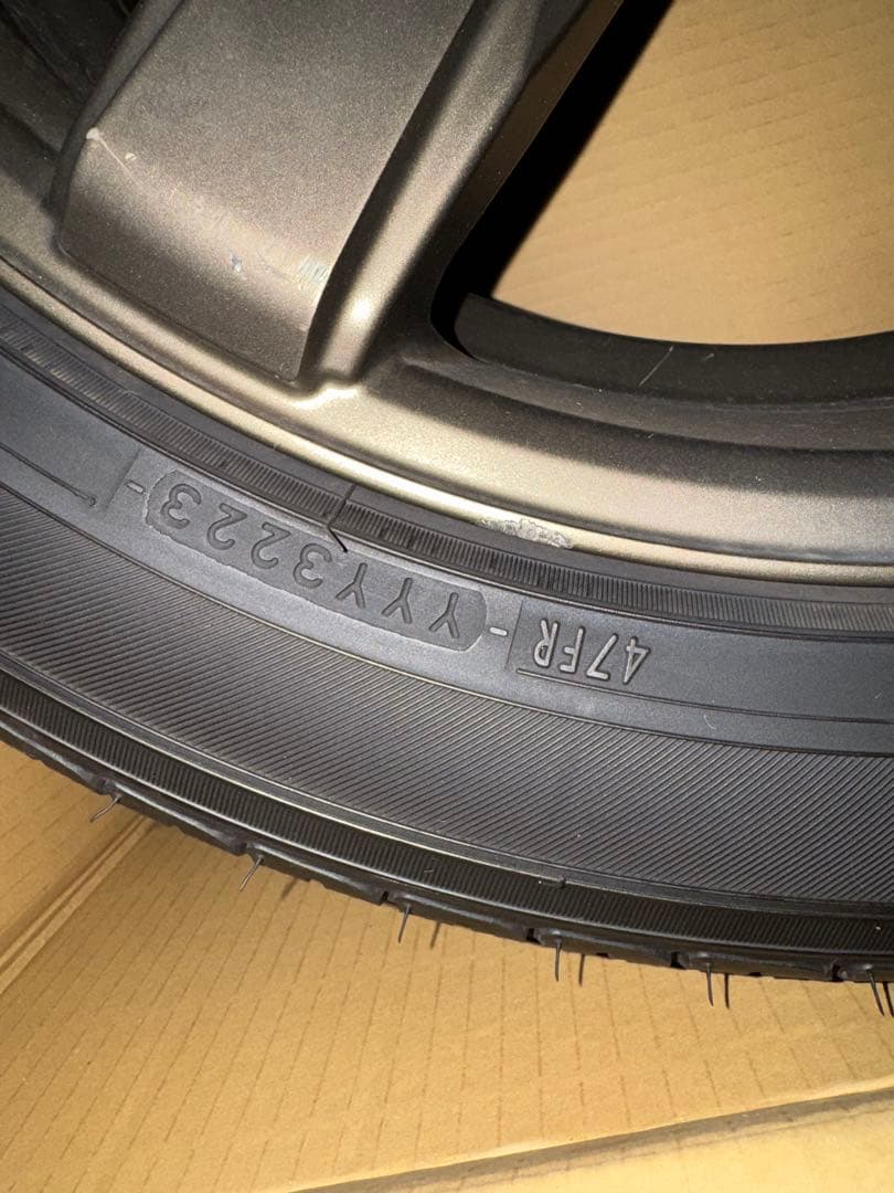 ハイエース　essex 18インチ ホイールタイヤセット