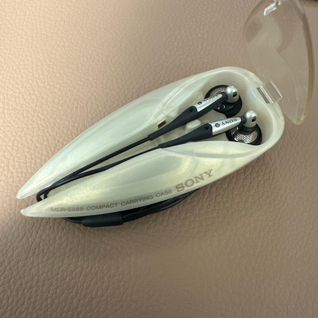 SONY MDR-E888 有線イヤホン コンパクトケース付き