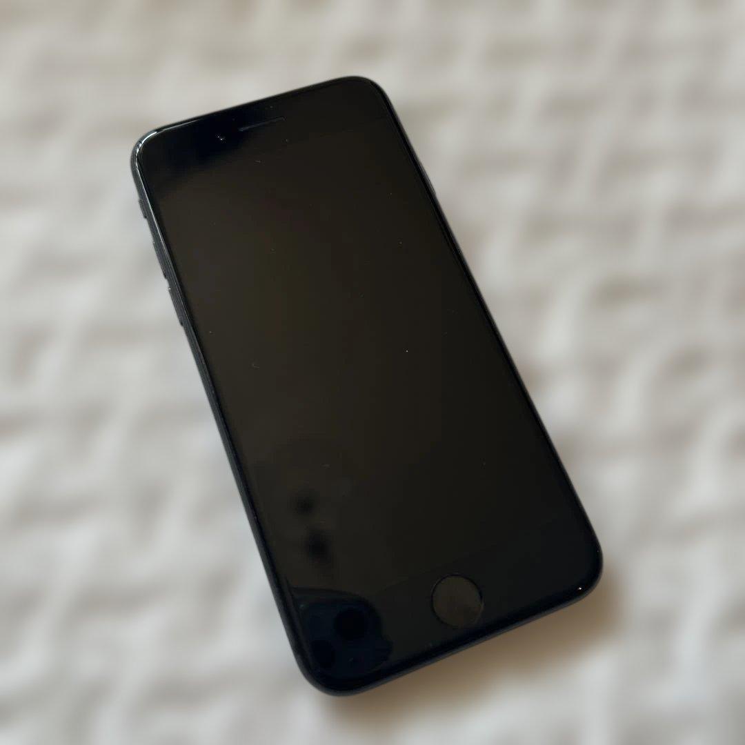 【美品】Apple iPhone 8 64GB ブラック