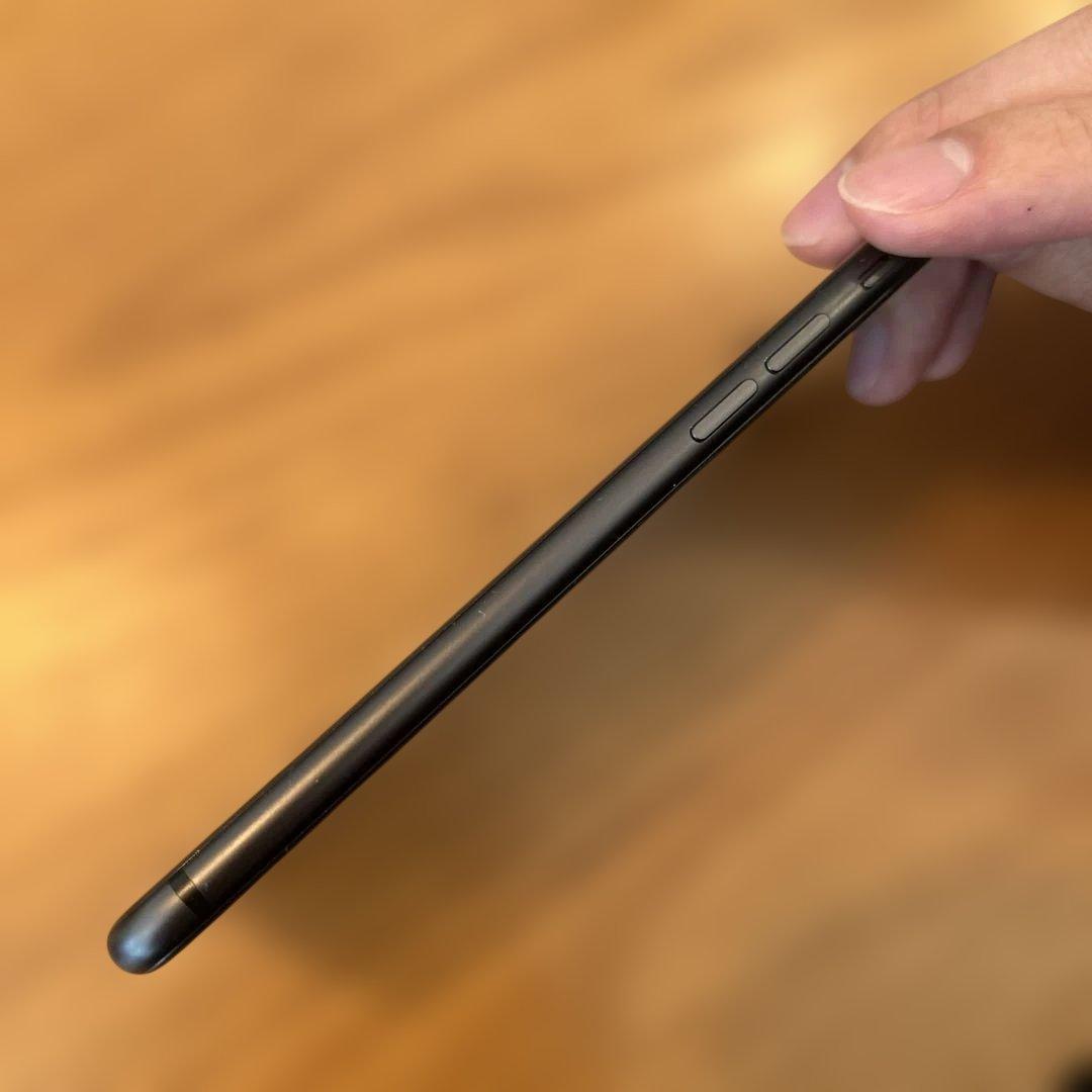 【美品】Apple iPhone 8 64GB ブラック