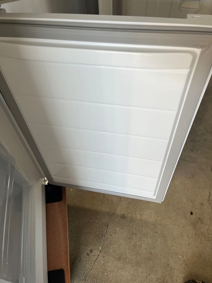 Comfee　冷凍冷蔵庫　174L　RCB169WH1JP　2024年製T