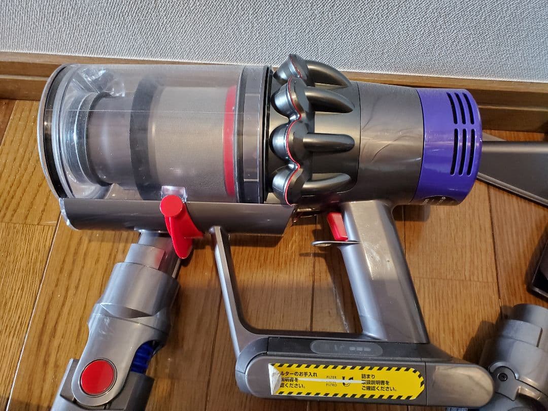 今週中最終在庫処分のためさらに値下げします　ダイソンV10分解清掃動作確認済み