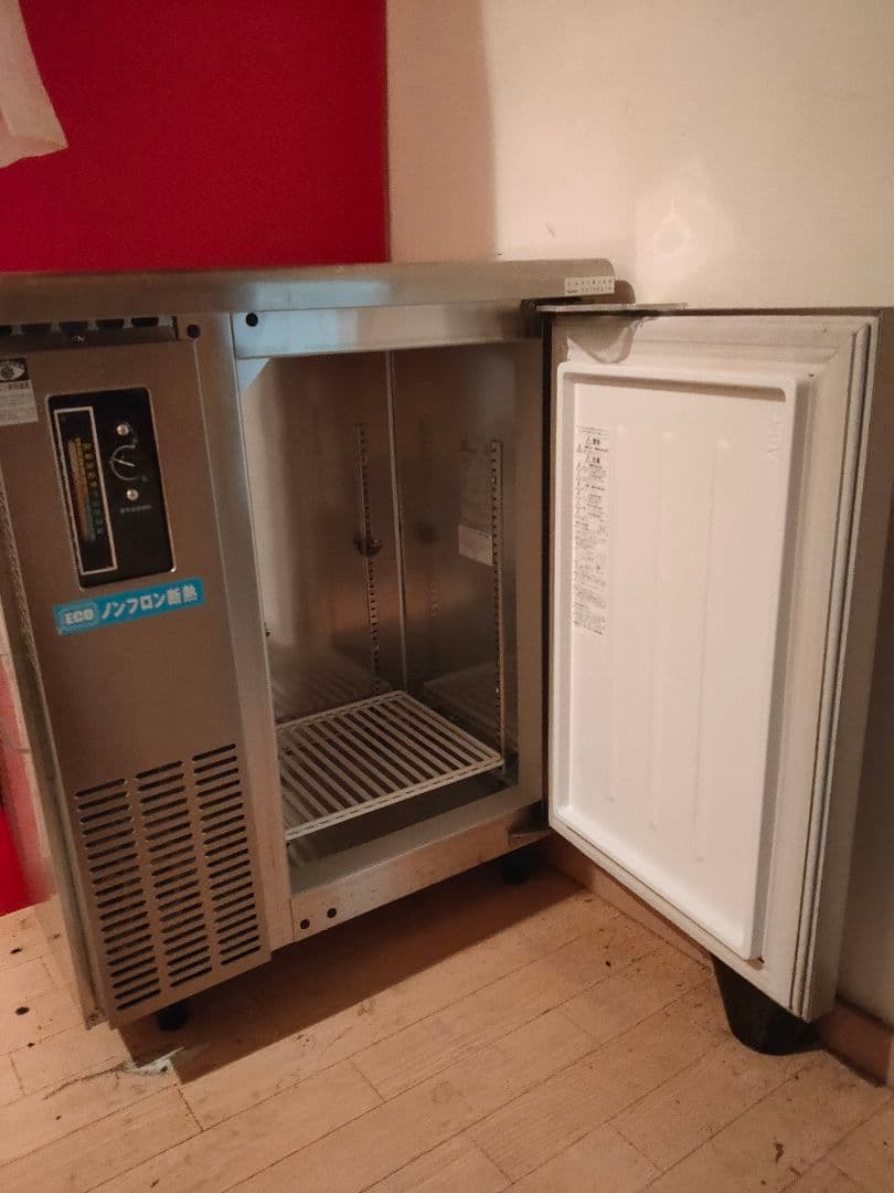冷蔵庫。新品