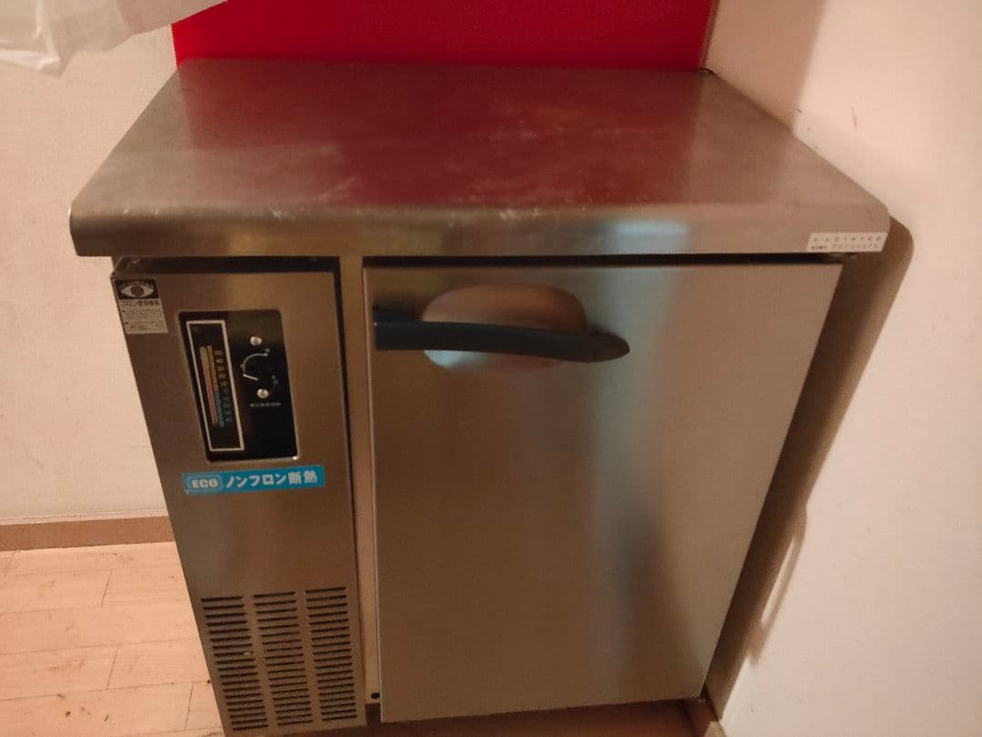 冷蔵庫。新品