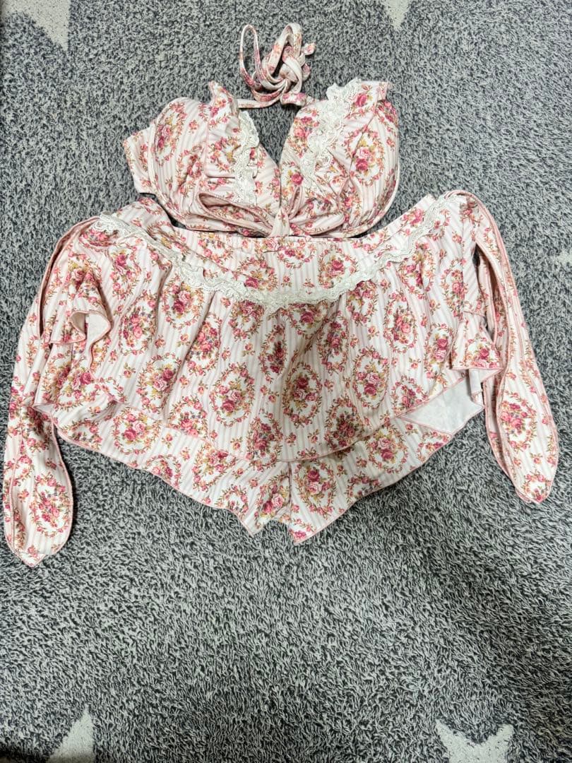 リズリサ　水着3点