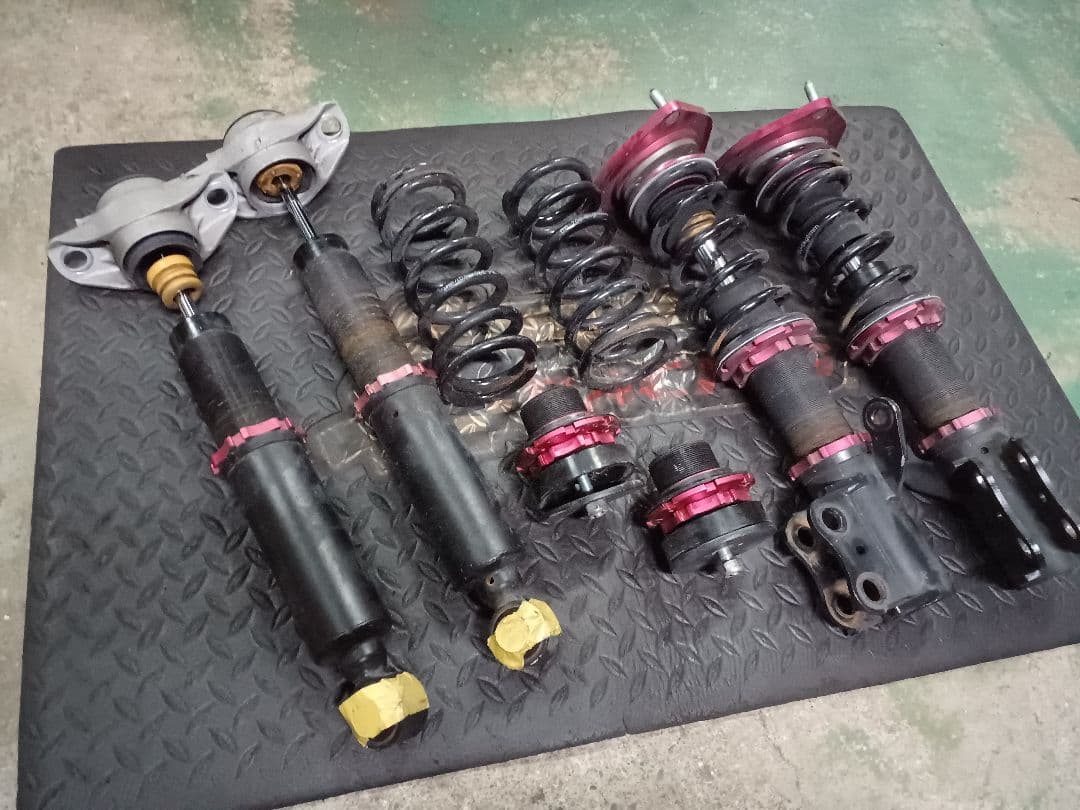 50プリウス　車高調　　キャンバー調節可能　減衰付き