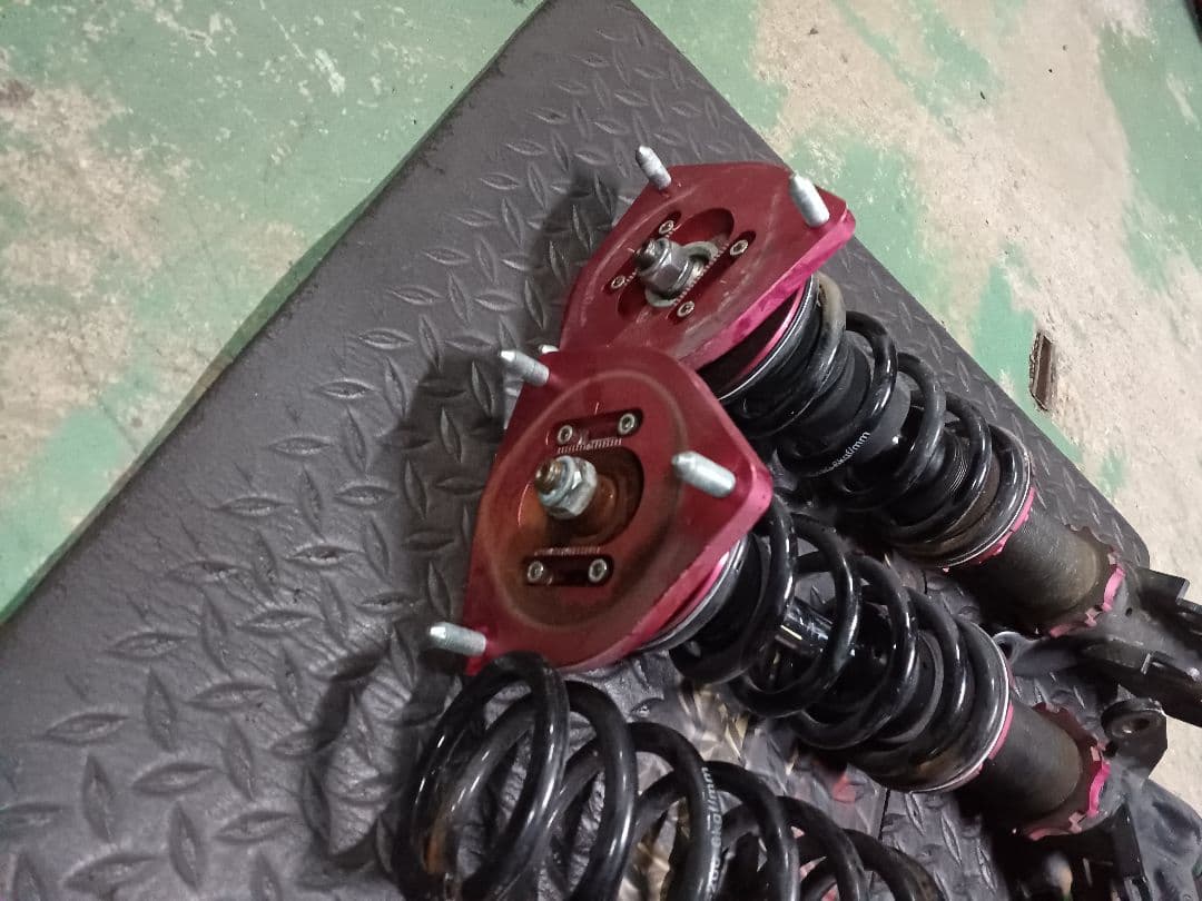 50プリウス　車高調　　キャンバー調節可能　減衰付き