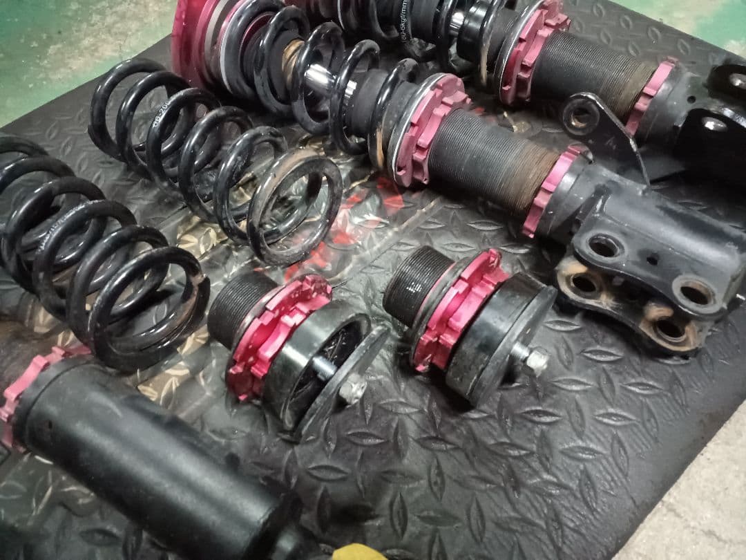 50プリウス　車高調　　キャンバー調節可能　減衰付き