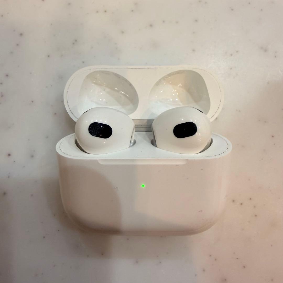 ● 美品 Apple AirPods 第3世代 MME73J/A