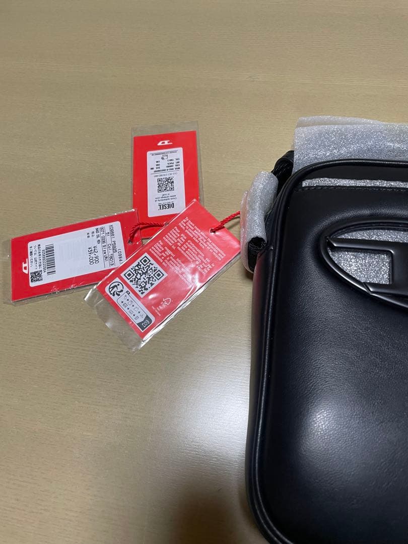 「新品未使用タグ付き」DIESEL Holi-D-Crossbody bag