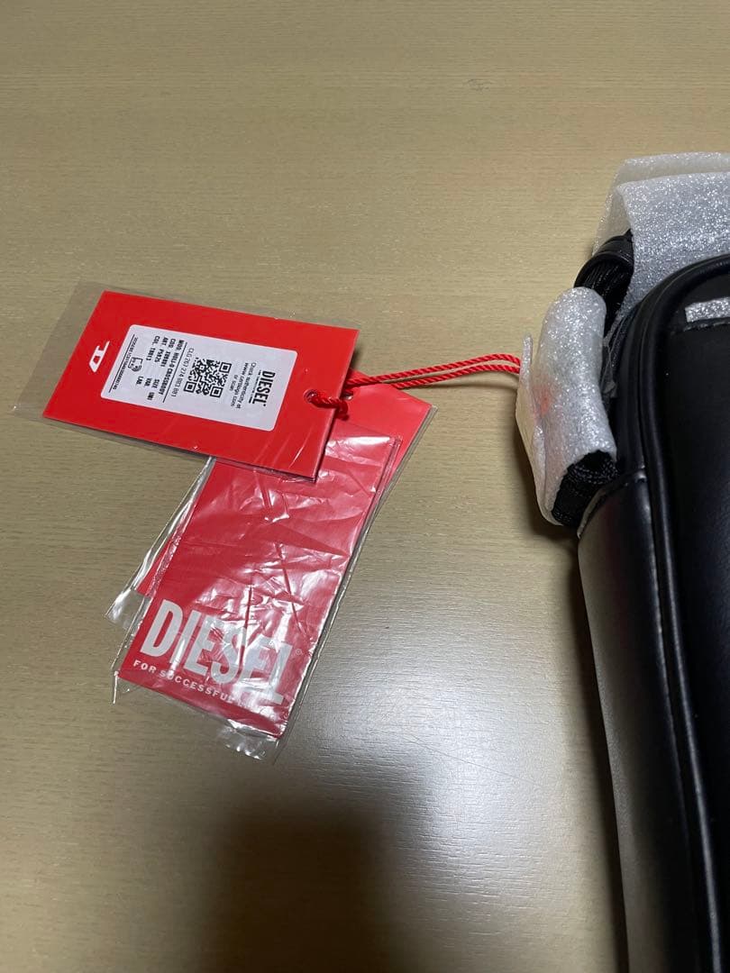 「新品未使用タグ付き」DIESEL Holi-D-Crossbody bag