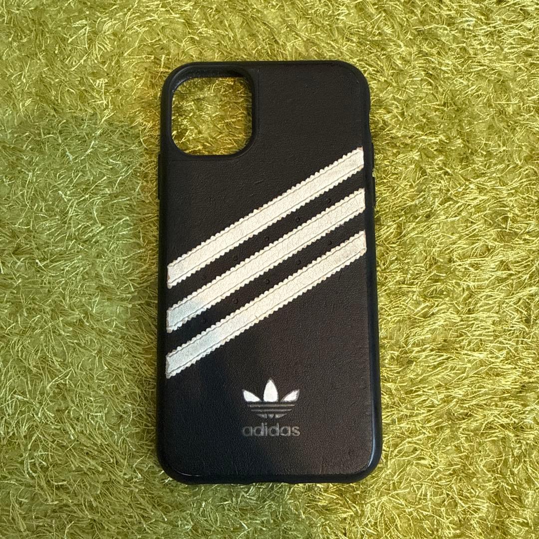 【動作確認済み】iPhone 11 ブラック 本体＋adidasスマホケース