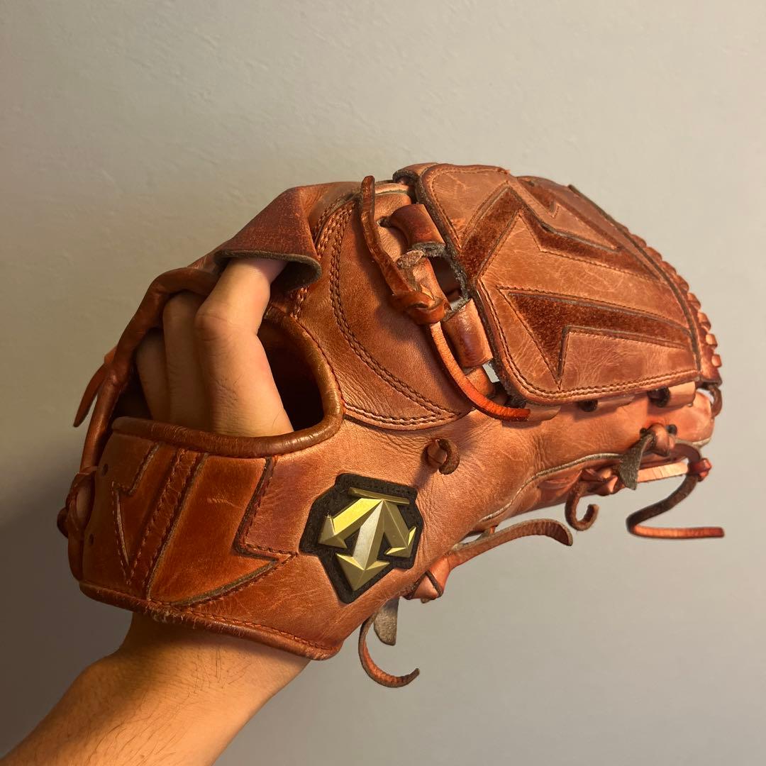 硬式ピッチャー用グローブ