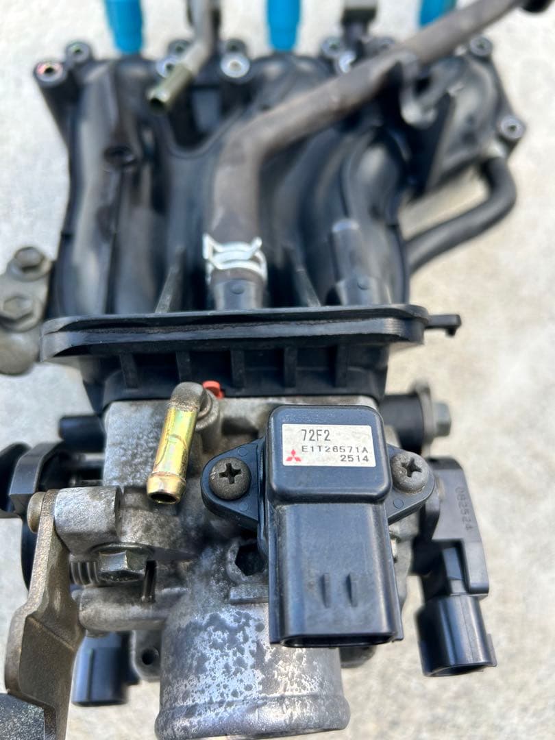 専用品　キャリー　DA63T インテークマニホールド スロットルボディー