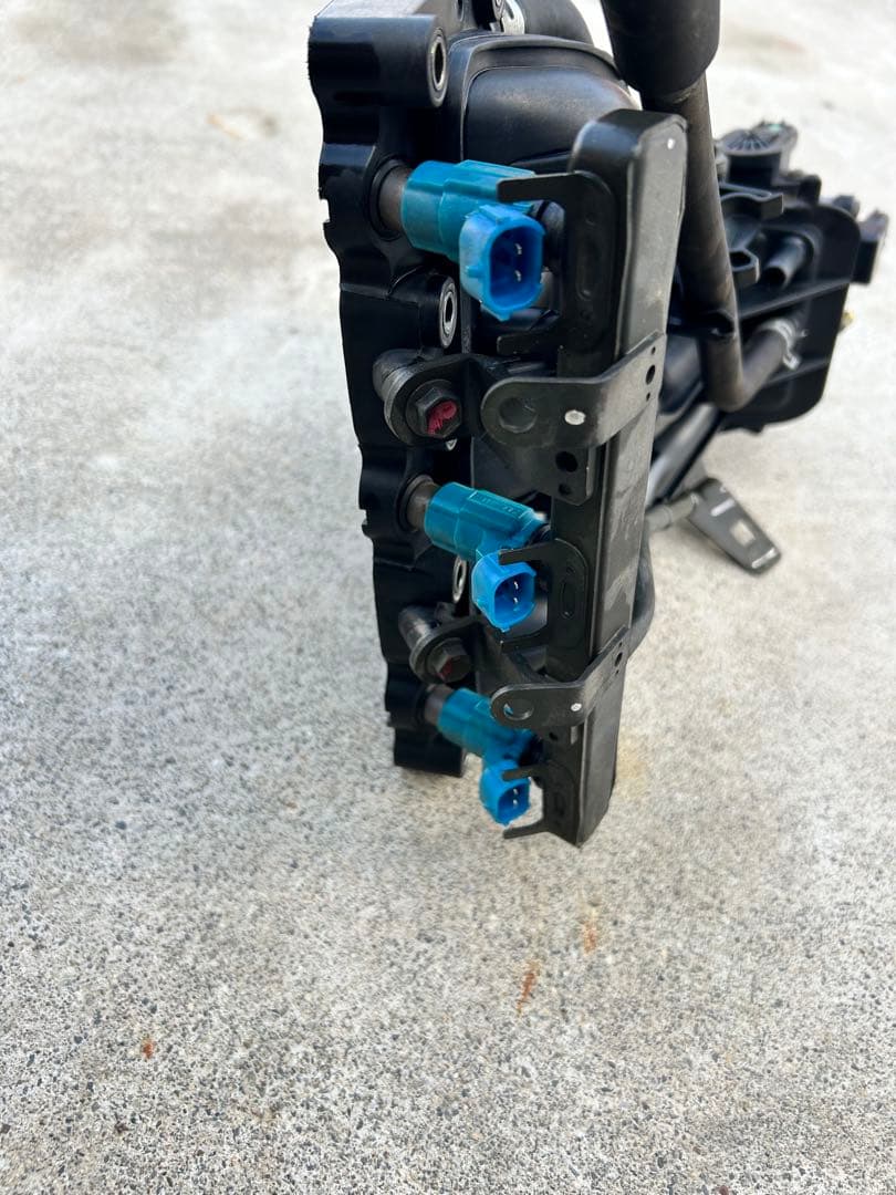 専用品　キャリー　DA63T インテークマニホールド スロットルボディー