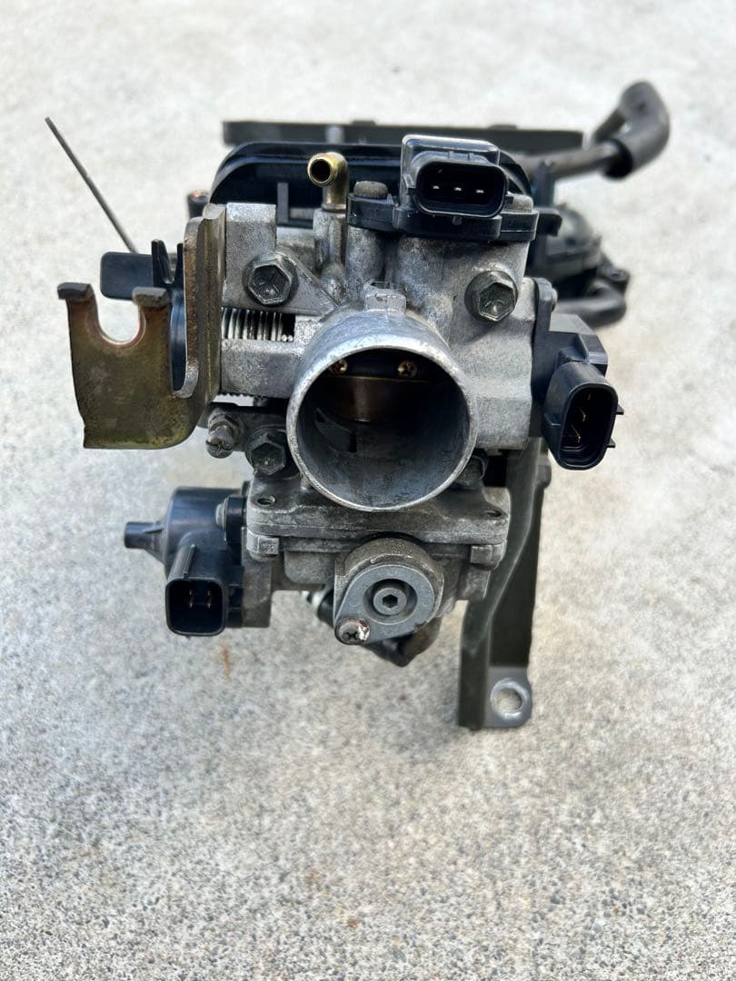 専用品　キャリー　DA63T インテークマニホールド スロットルボディー