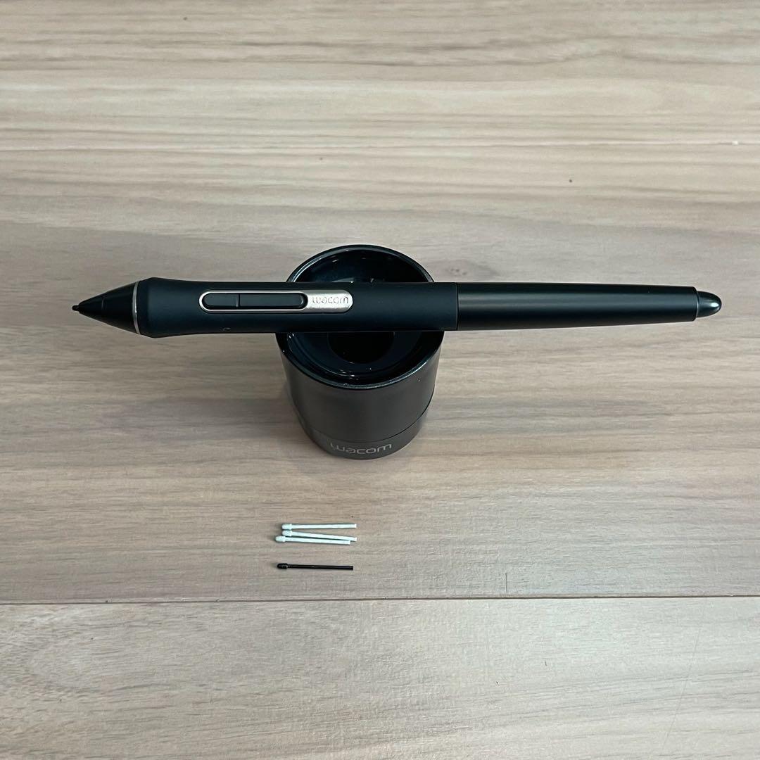 Wacom Cintiq 22 FHD DTK2260 ワコム　液タブ