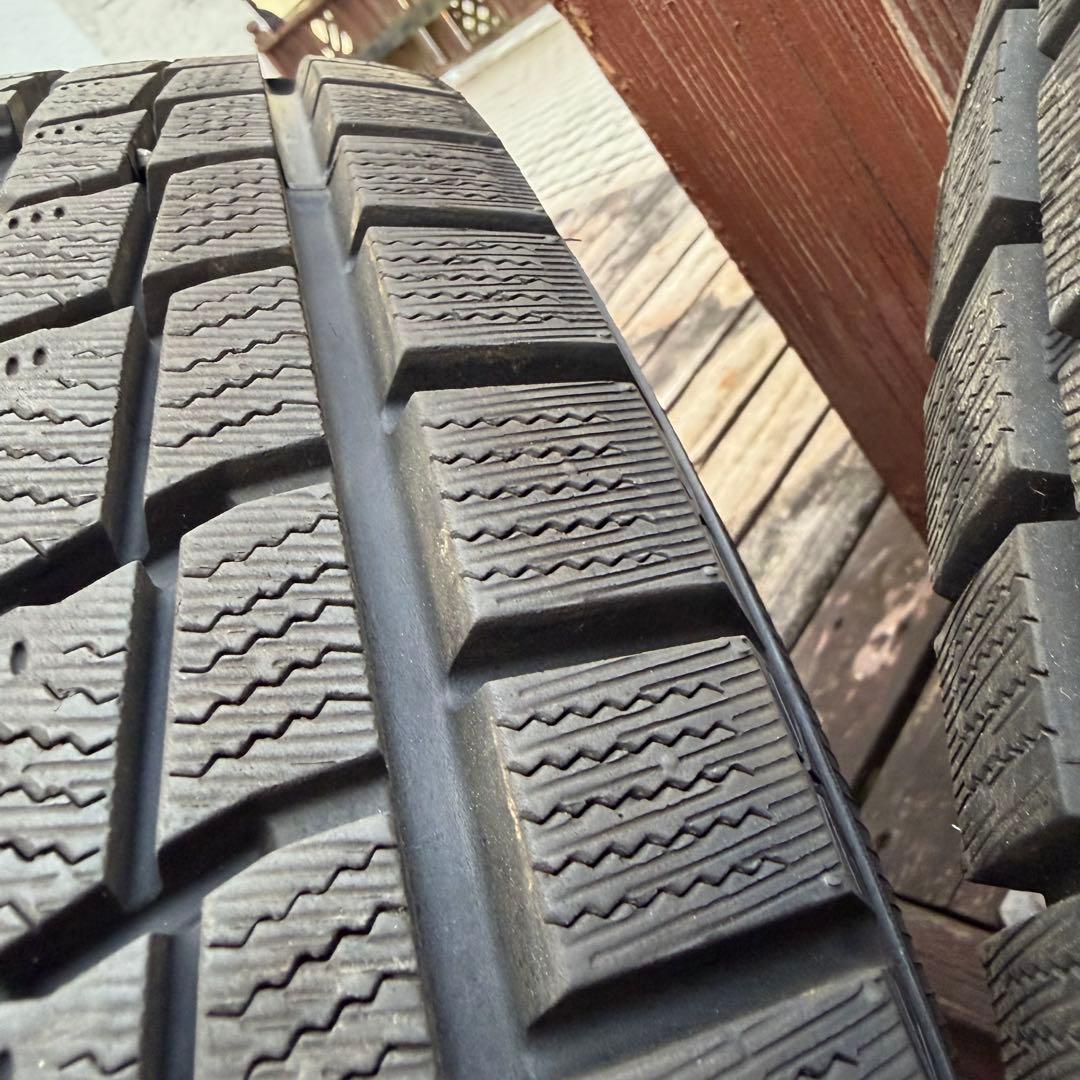 ランドクルーザープラド　スタッドレス　残7〜8割　265/65r17 引取限定