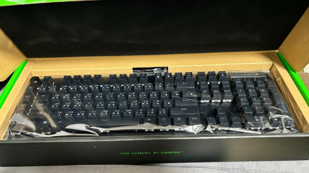 RAZER BLACKWIDOW V4 PRO　キーボード
