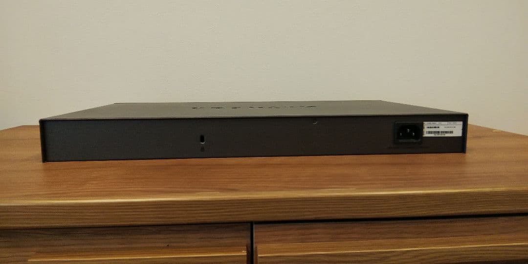 その他 NETGEAR XS708E-100AJS