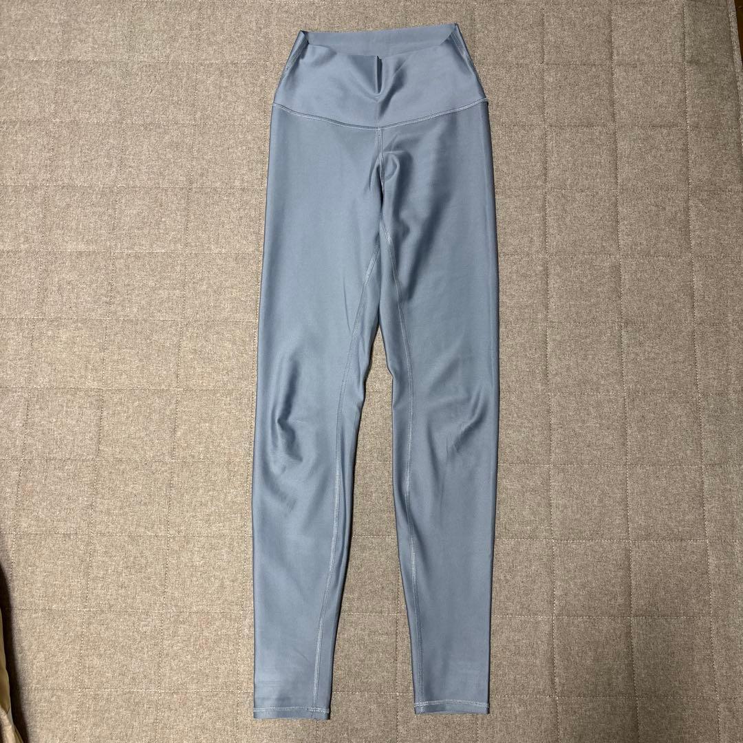alo yoga アロヨガハイウエスト グレー レギンス