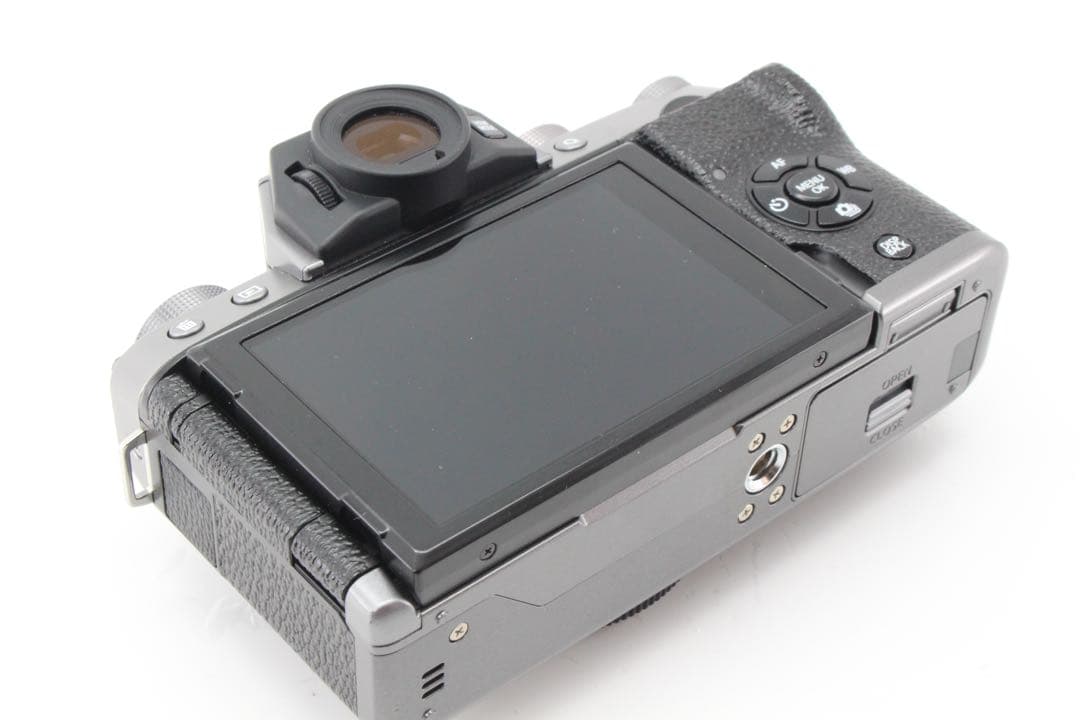 ni　美品❤️FUJIFILM 富士フィルム X-T100 ブラック