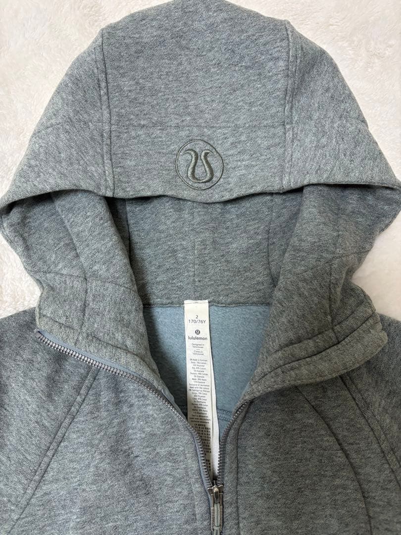 ルルレモン　スキューバフーディ　2サイズ　薄いブルー　超美品