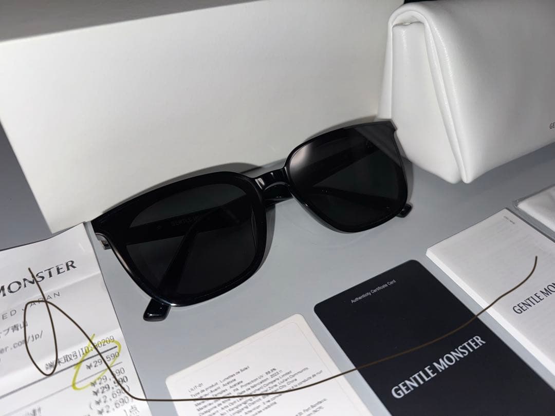 【正規品】GENTLE MONSTER ブラックサングラス
