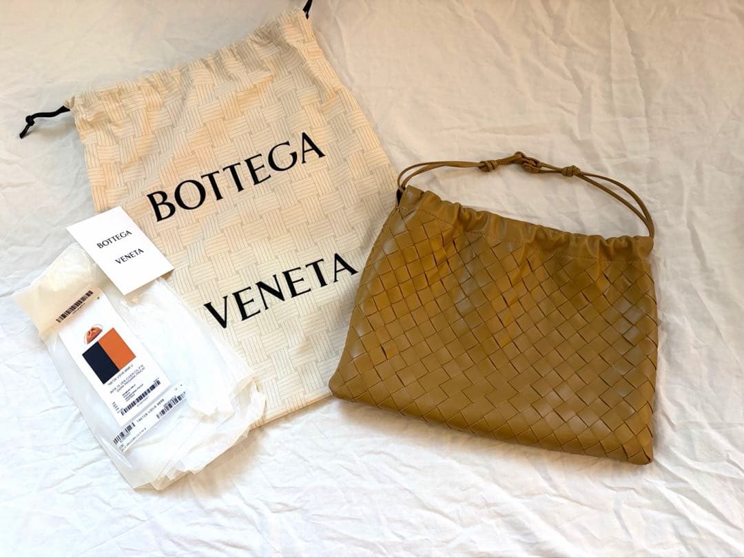 BOTTEGA VENETA ダストバッグ　ミディアム