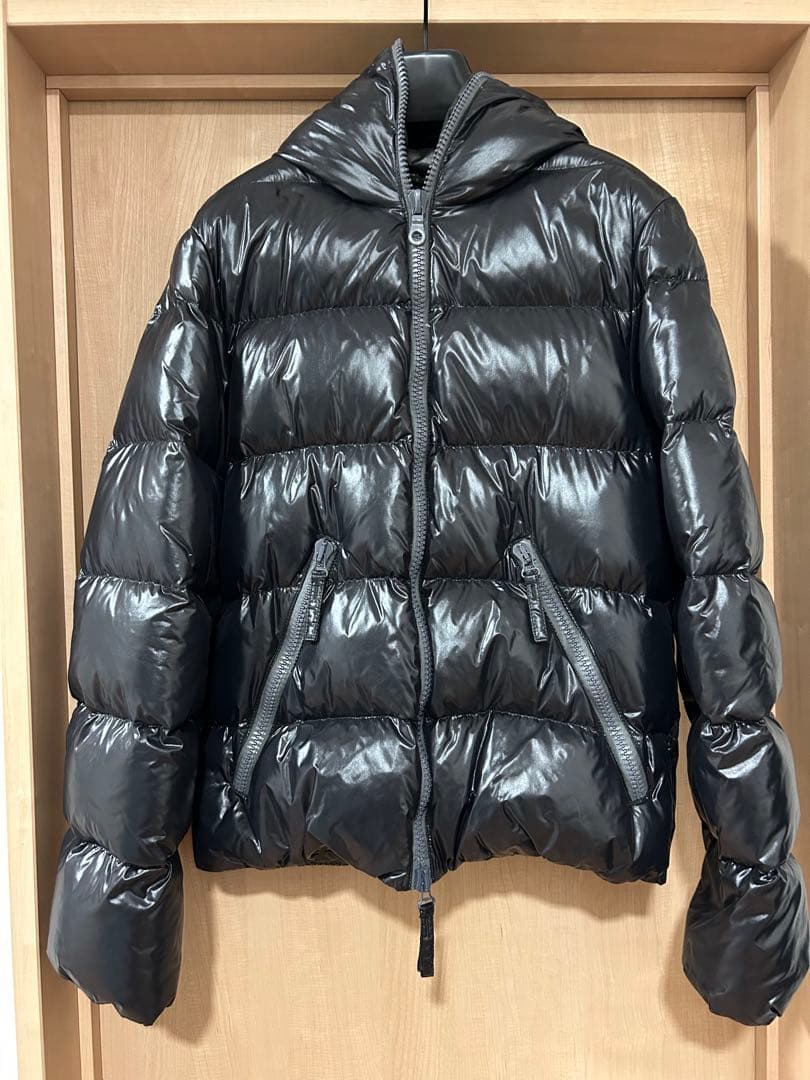 DUVETICA ダウンジャケット(ブラック・サイズ48)