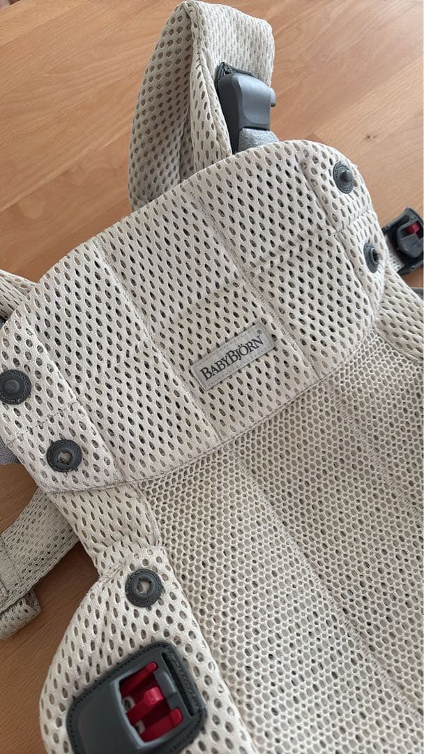 【Baby bjorn】抱っこ紐　ハーモニー　説明書、箱付き　メッシュ　クリーム