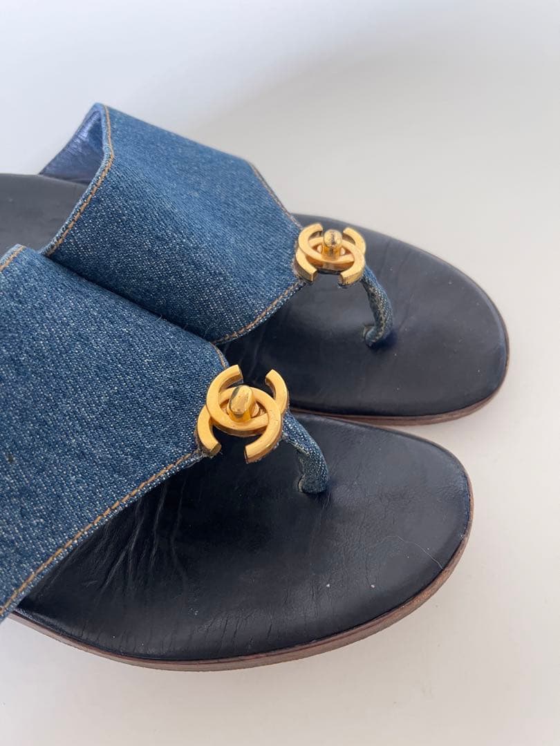 chanelシャネルデニム トングサンダル ゴールドロゴ