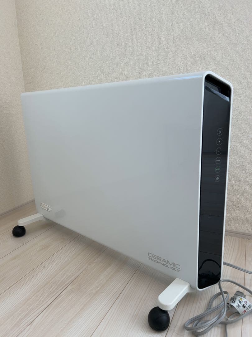 デロンギ　コンベクターヒーター　ホワイト　美品