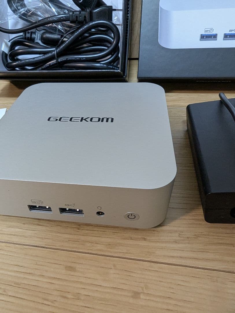 GEEKOM A7 PC Ryzen R9 7940HS メモリ32G 訳あり