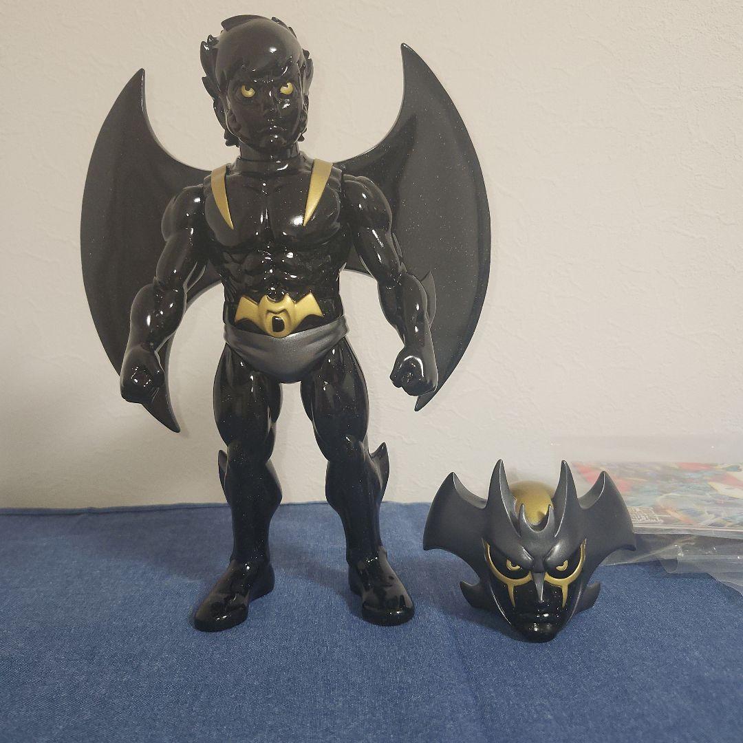 墓場の画廊　デビルマン　マスク　面取れ　ソフビ　ブラック細かな金ラメ入り