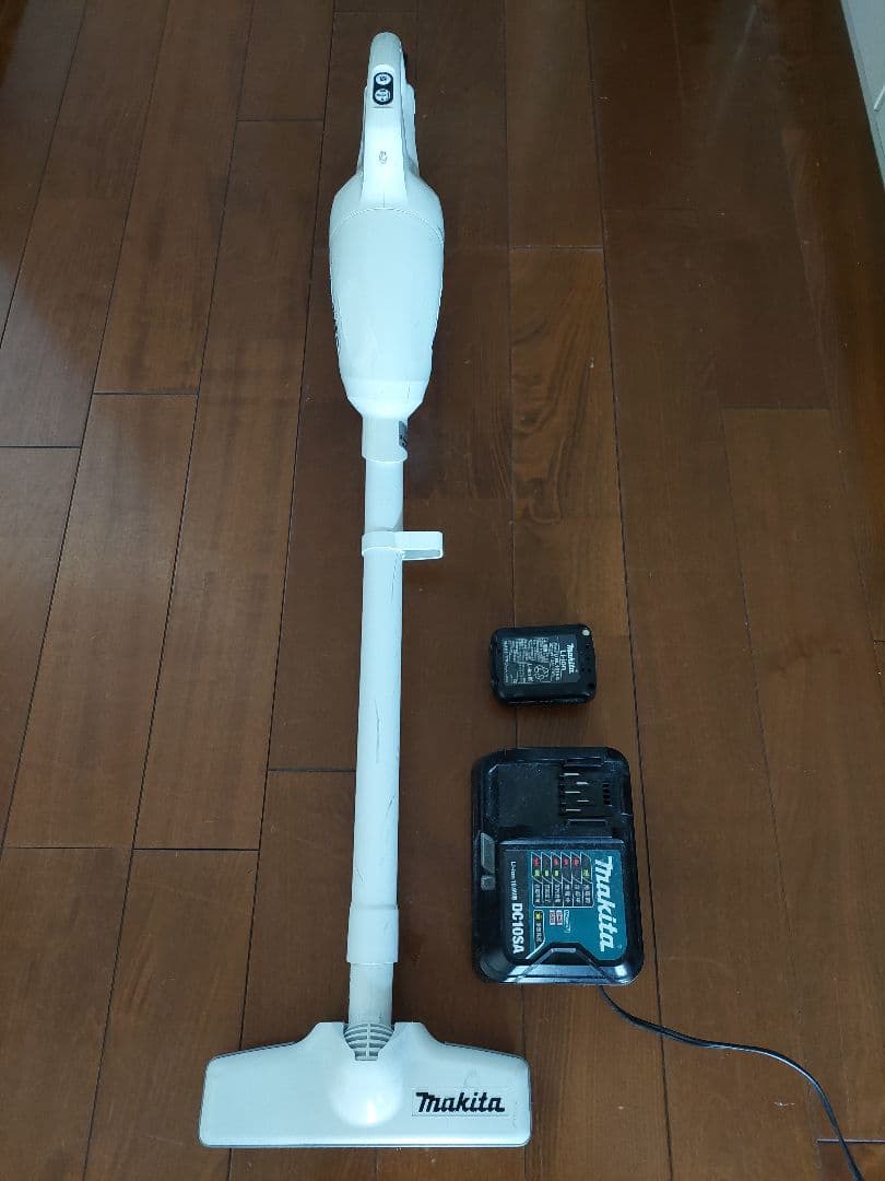 Makita 掃除機 ホワイト バッテリー&充電器付き