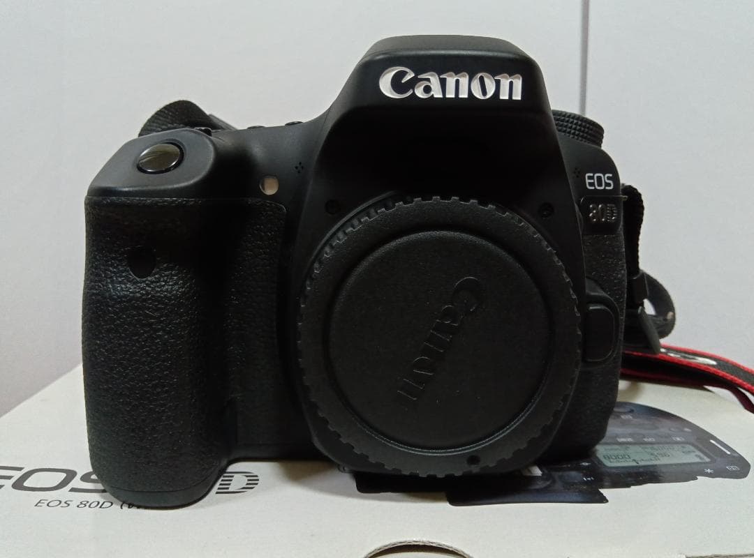 Canon EOS 80Dボディ おまけレンズ付き