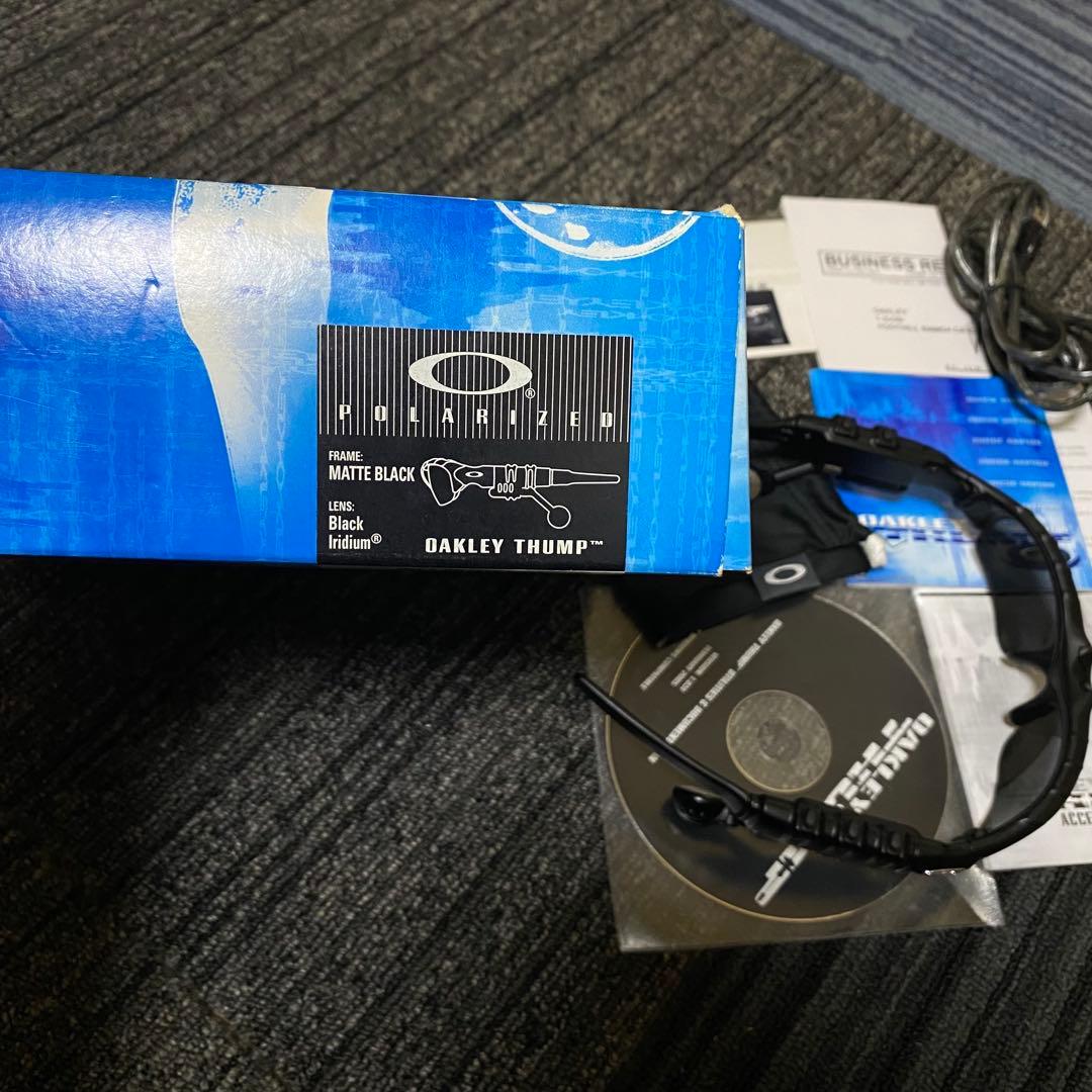 Oakley Thump ブラック サングラス