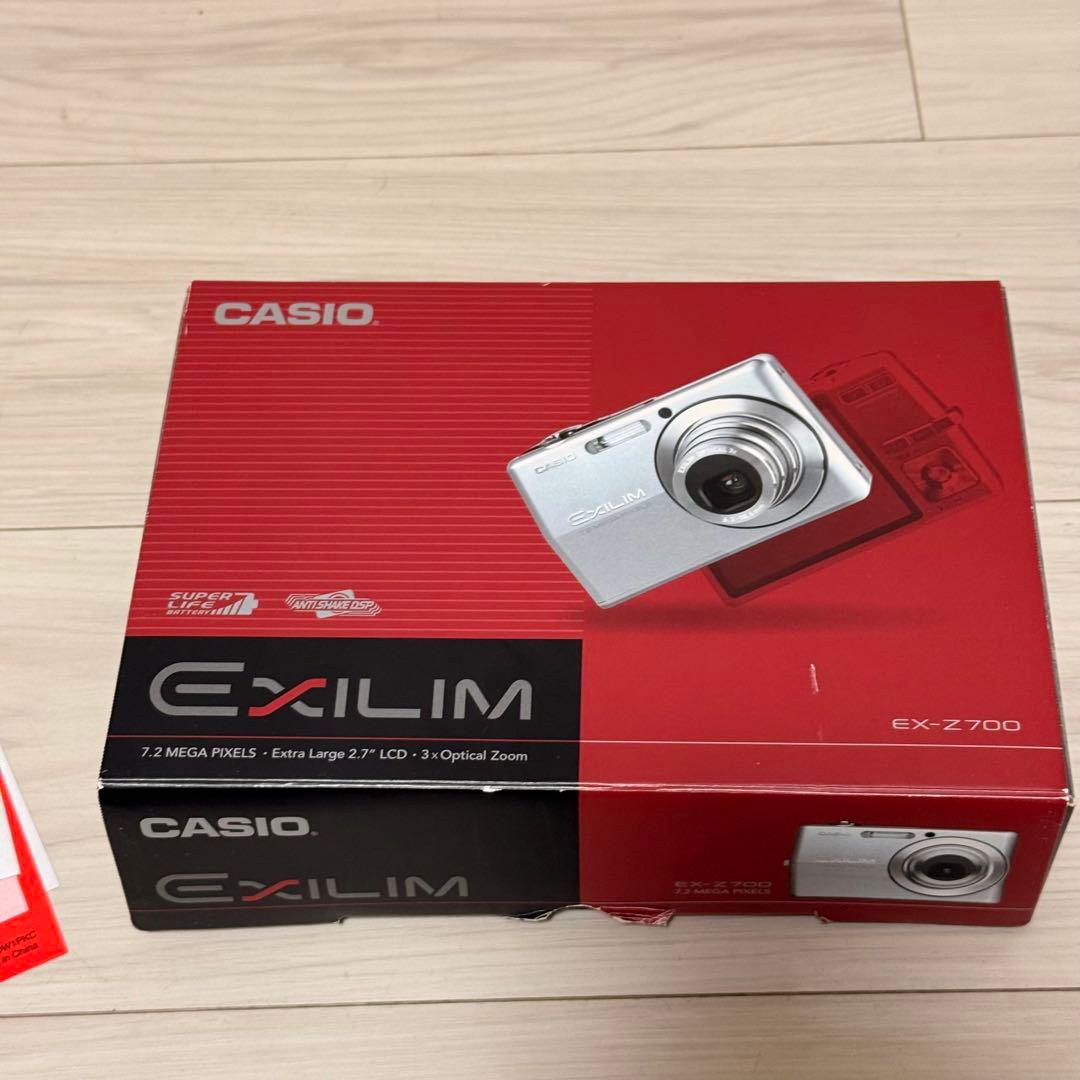 美品　CASIO EXILIM EX-Z700 デジカメ ゴールド　 軽量
