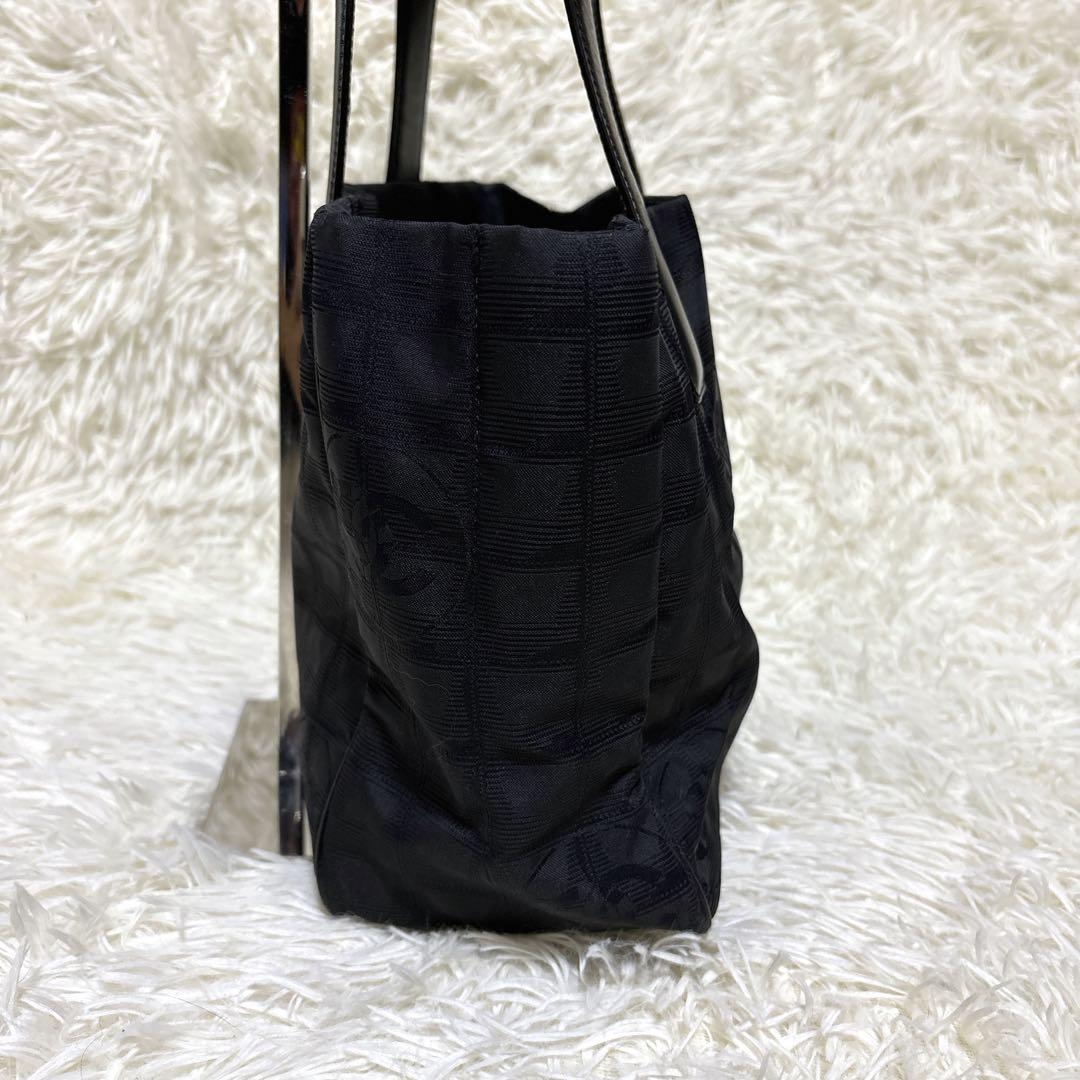 CHANEL ニュートラベルライン PM ココマーク ハンドバッグ 底鋲 8番台