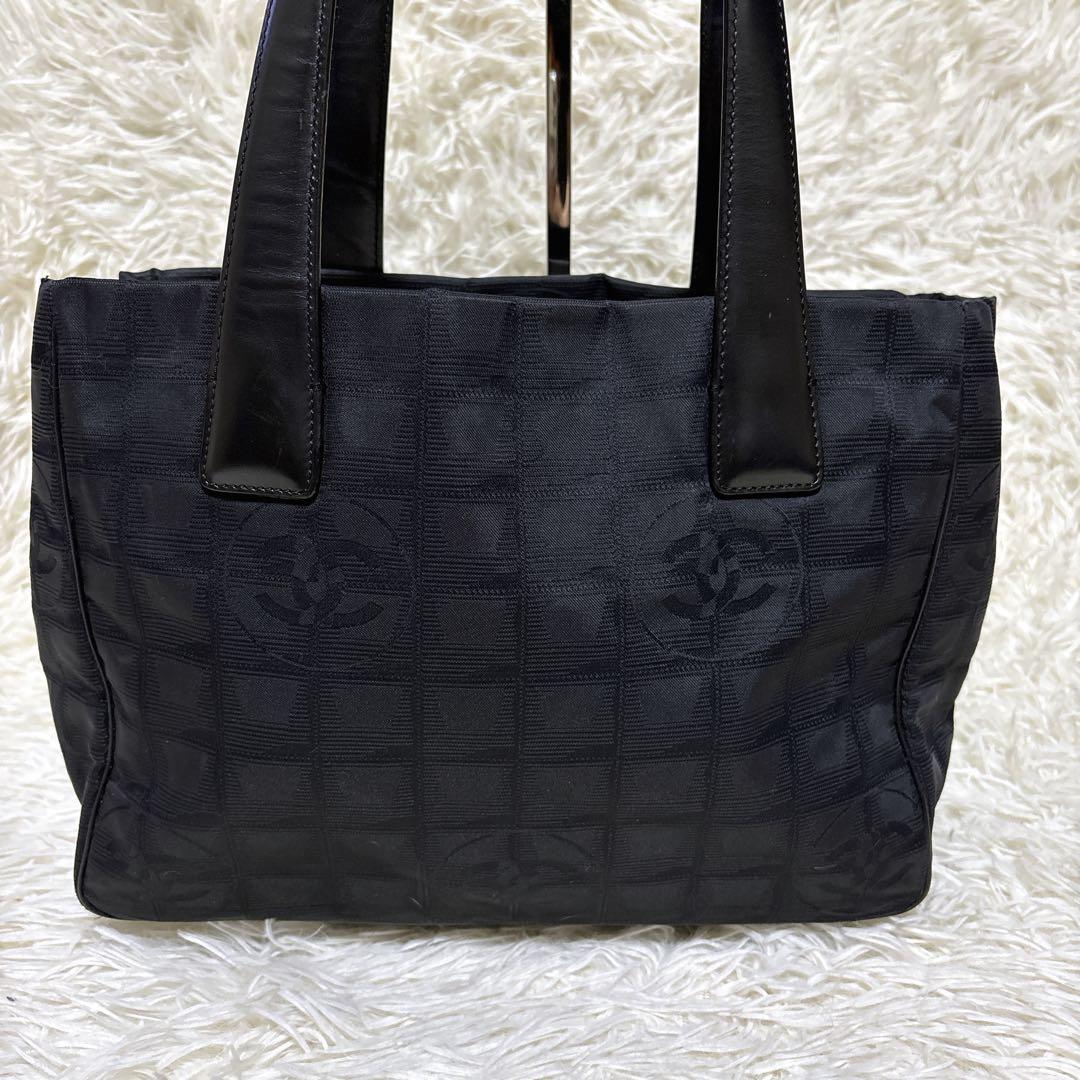 CHANEL ニュートラベルライン PM ココマーク ハンドバッグ 底鋲 8番台