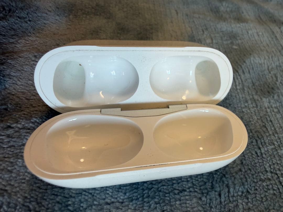 美品　2021年モデル　AirPods Pro